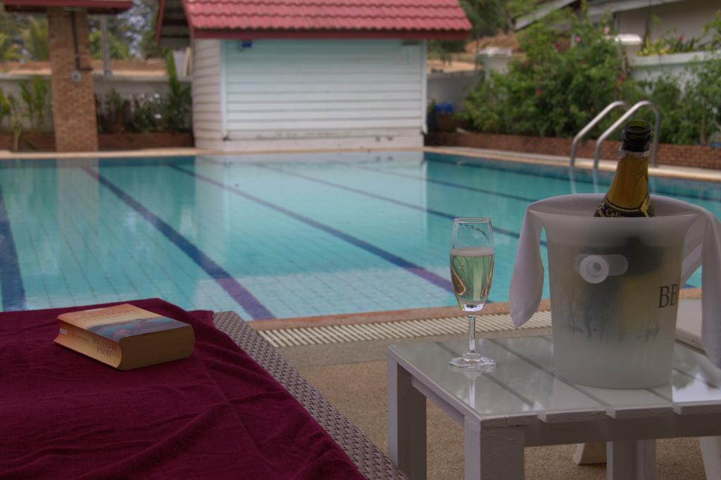 Surin Sweet Hotel Exterior foto